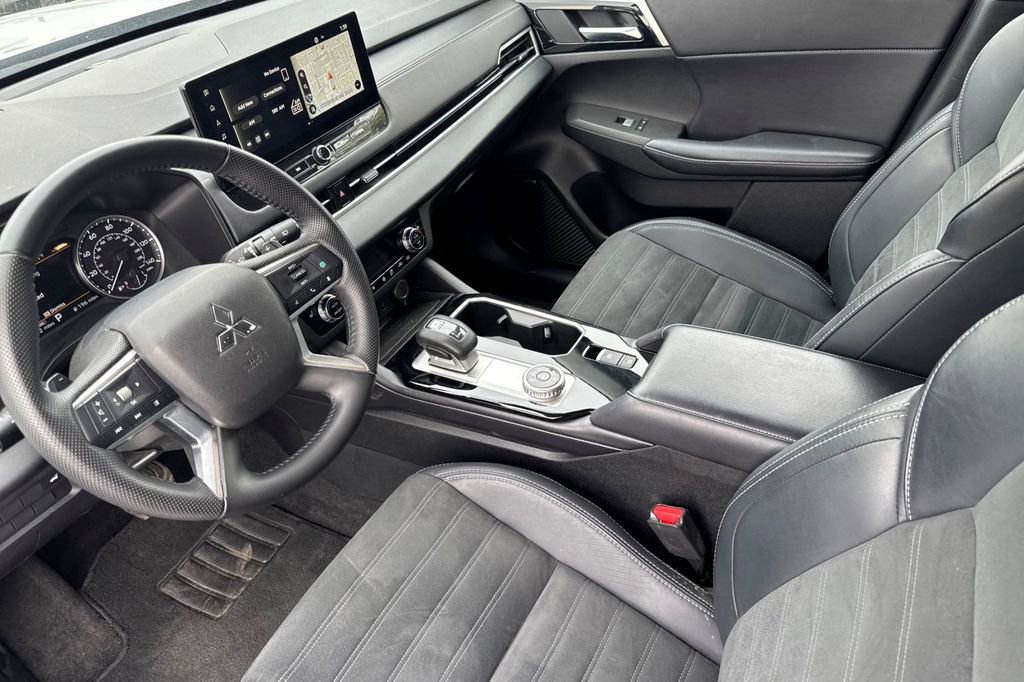 Used 2025 Mitsubishi Outlander SE AWD/4WD image 10