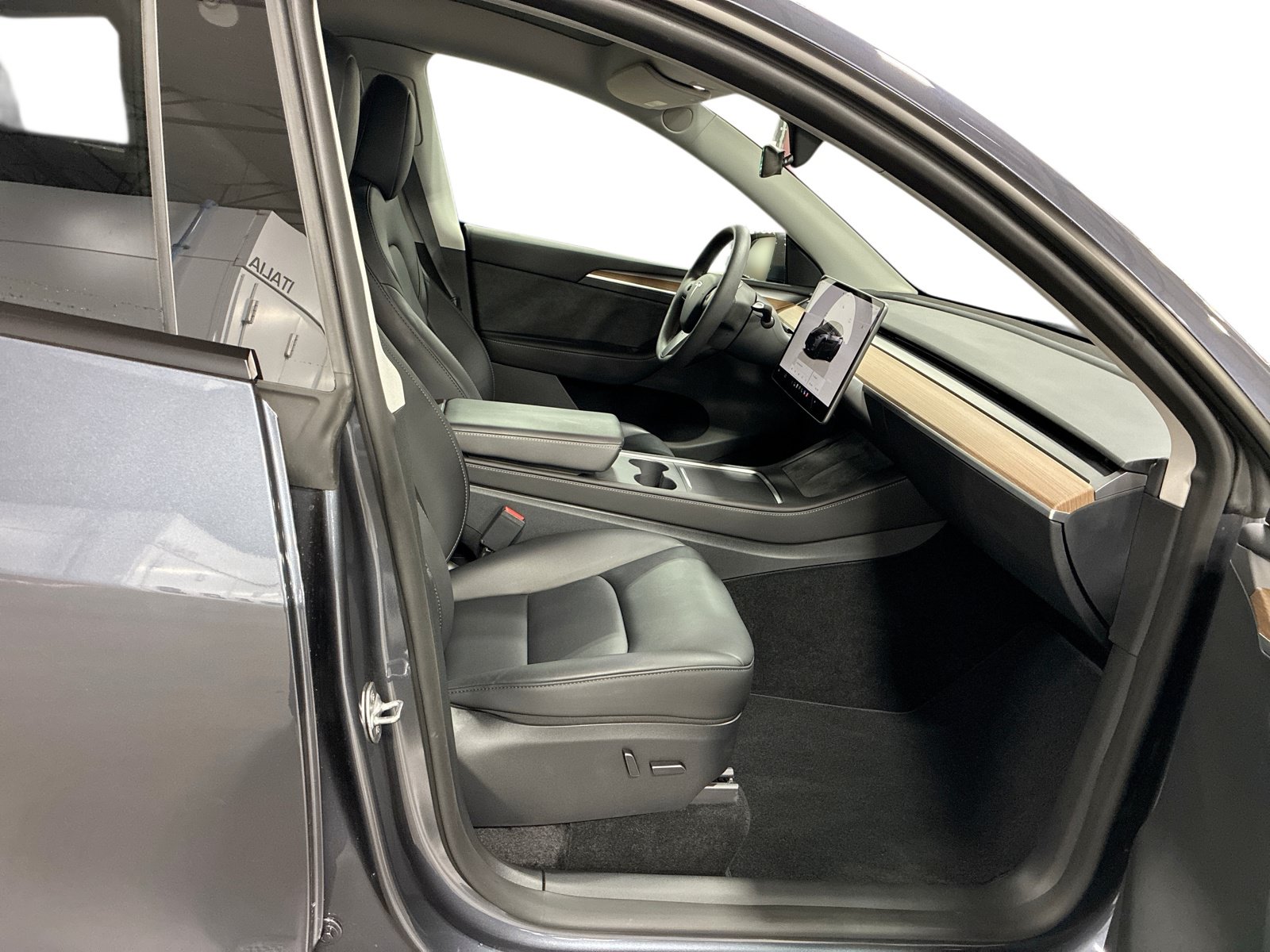 Certified 2023 Tesla Model Y Performance AWD/4WD image 13
