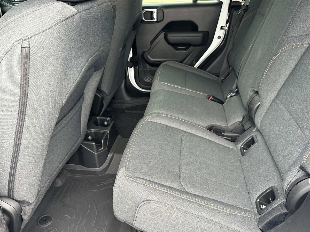 Used 2025 Jeep Gladiator Sport image 19