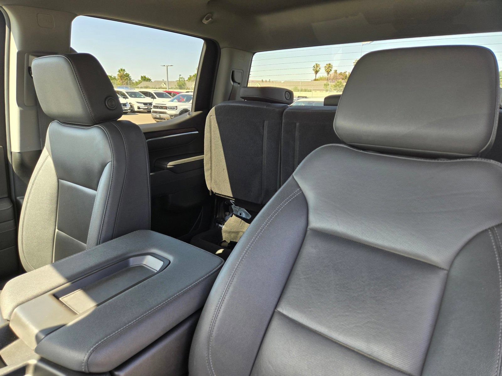 Used 2025 GMC Sierra 1500 SLT AWD/4WD image 13