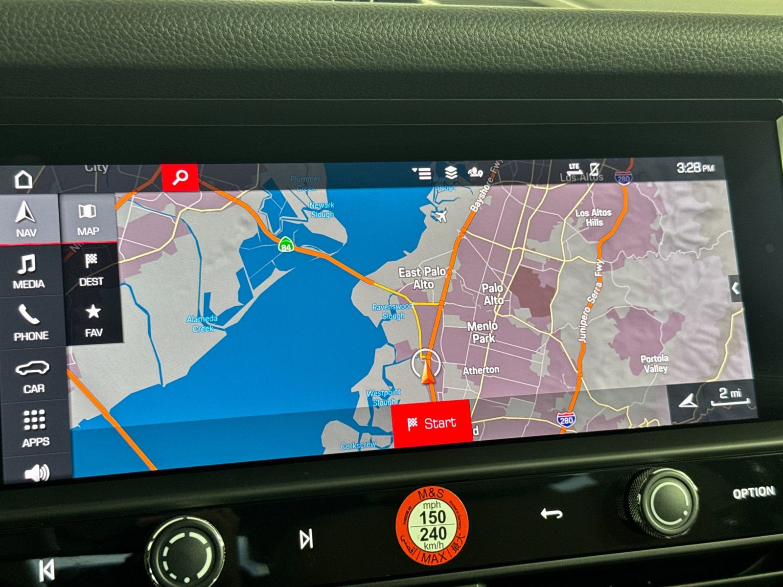 Certified 2025 Porsche Macan image 22