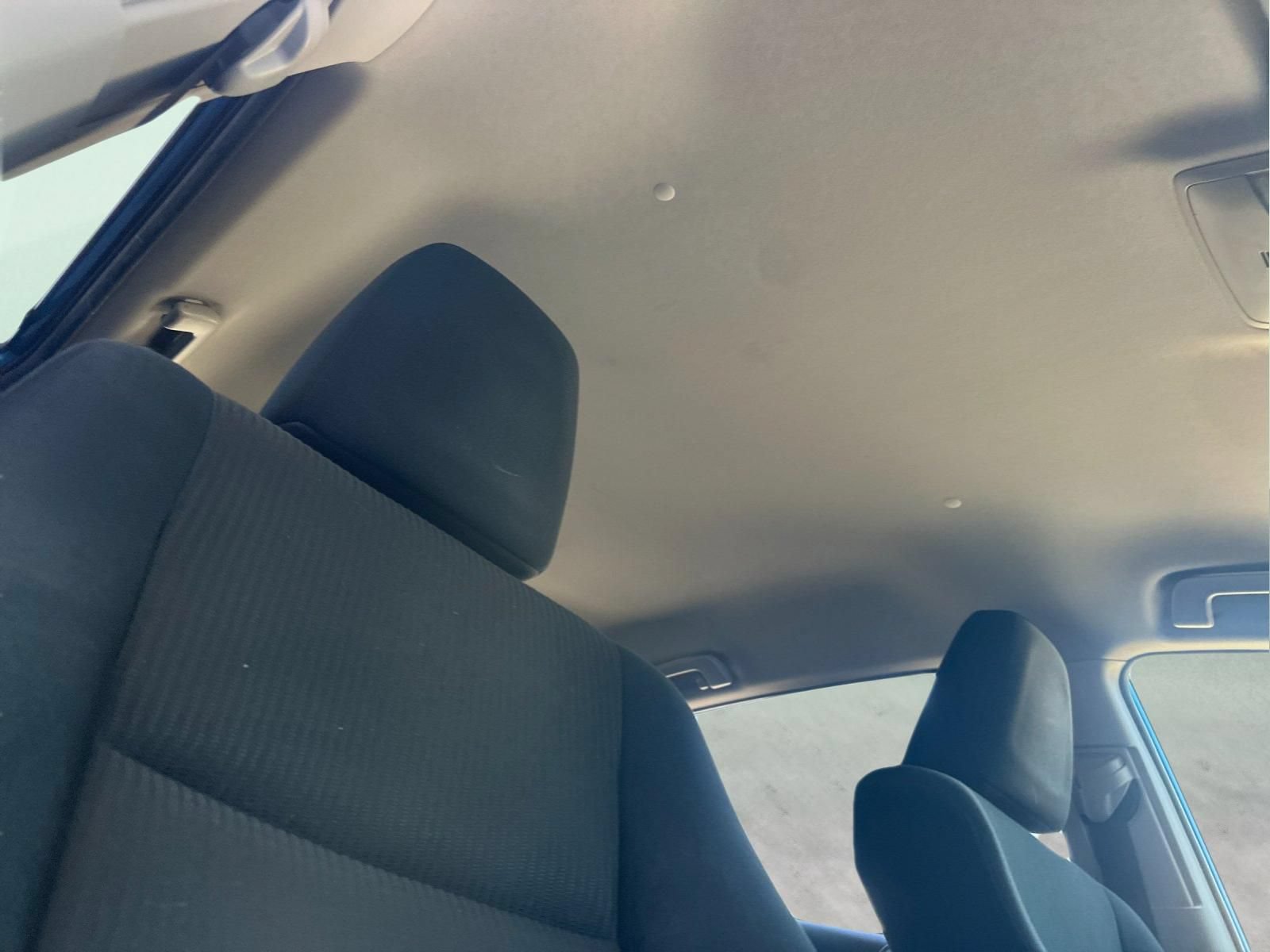 Used 2018 Toyota RAV4 LE w/ All Weather Liner Package AWD/4WD image 17