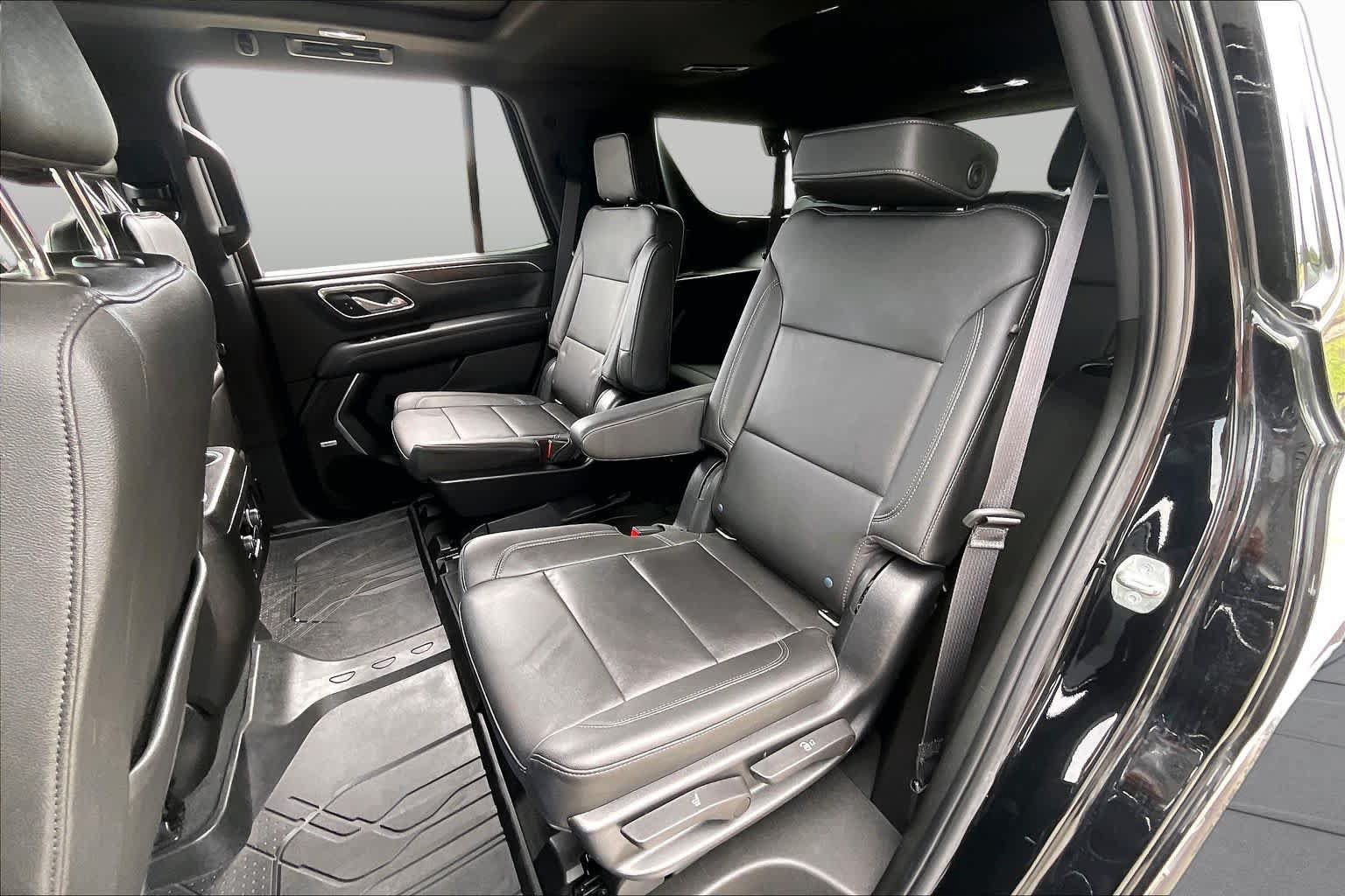 Used 2022 Chevrolet Tahoe Z71 w/ Z71 Off-Road Package AWD/4WD image 19