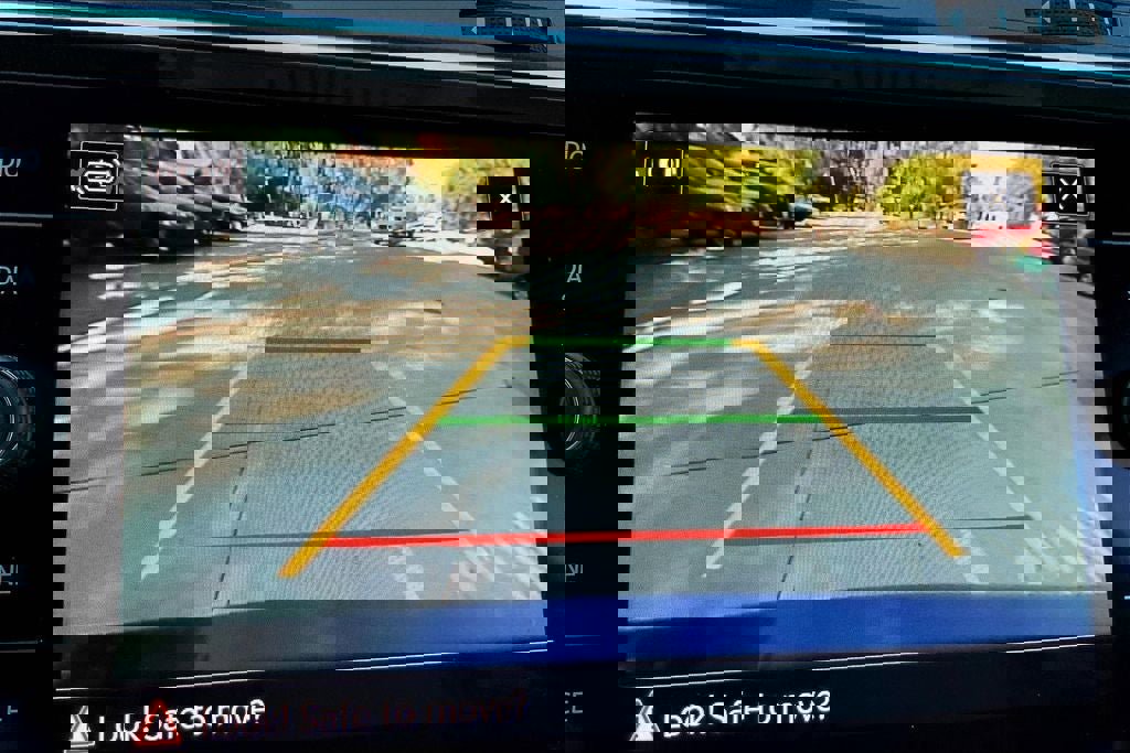 Certified 2021 Volkswagen Tiguan SE image 24