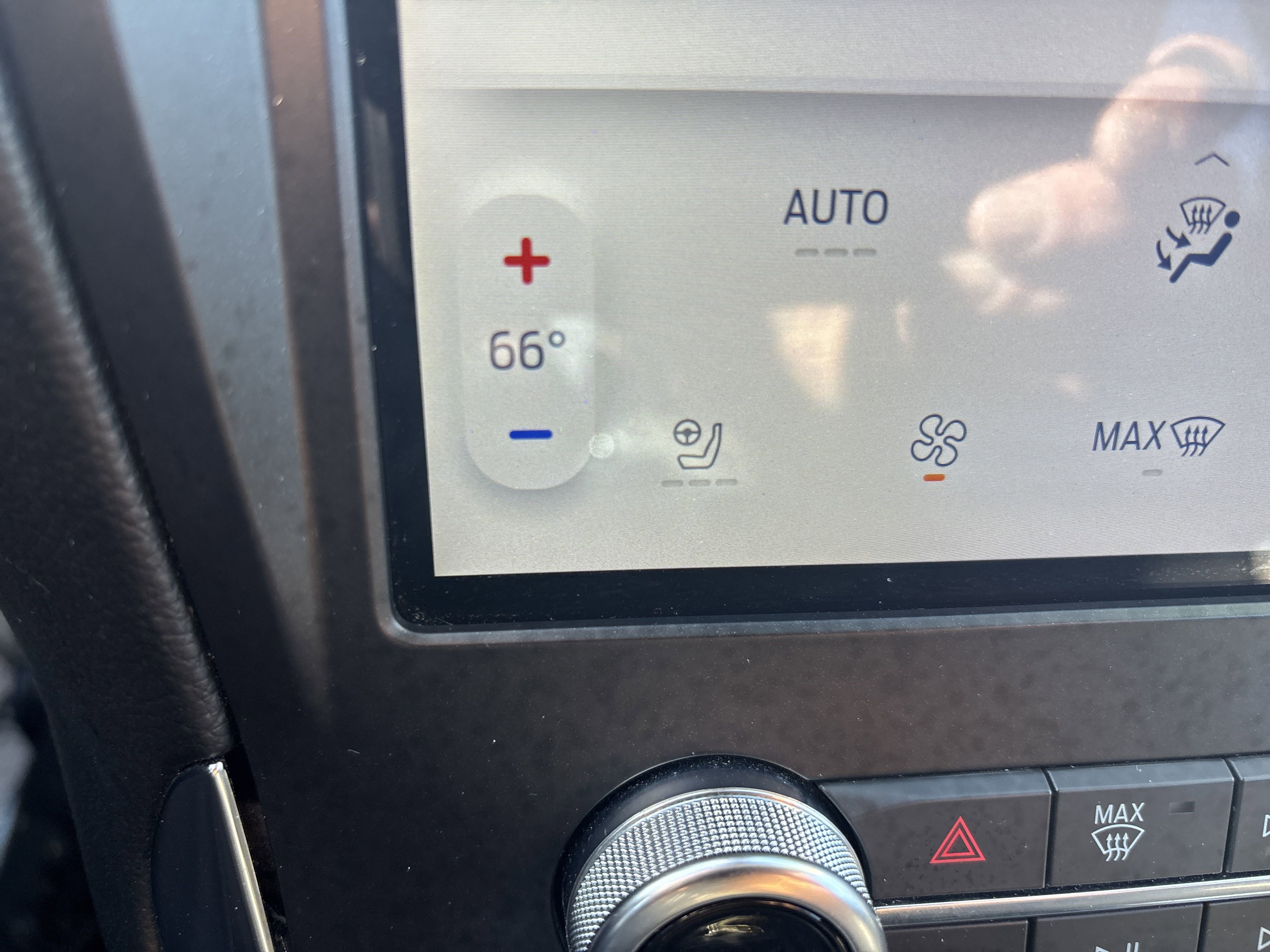 Used 2024 Ford Edge Titanium image 29