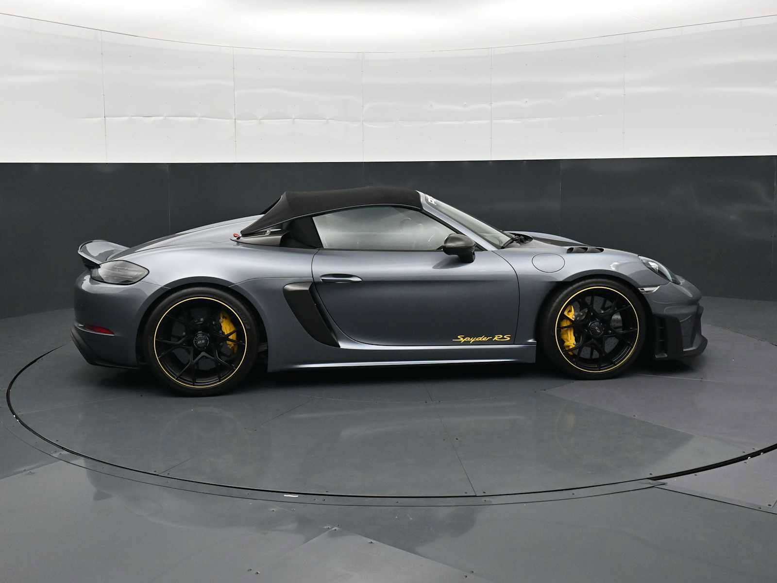Certified 2025 Porsche 718 Boxster Spyder RS RWD image 25