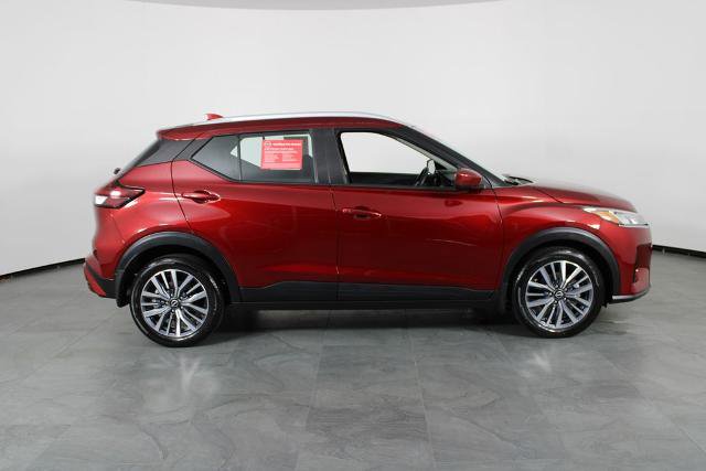 Certified 2024 Nissan Kicks SV image 15