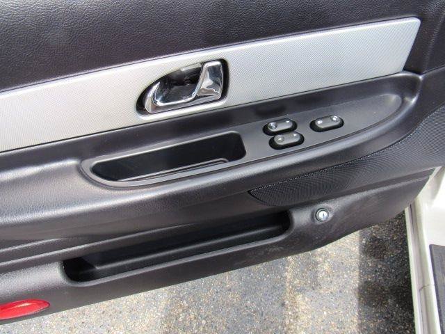 Used 2005 Ford Thunderbird RWD image 17