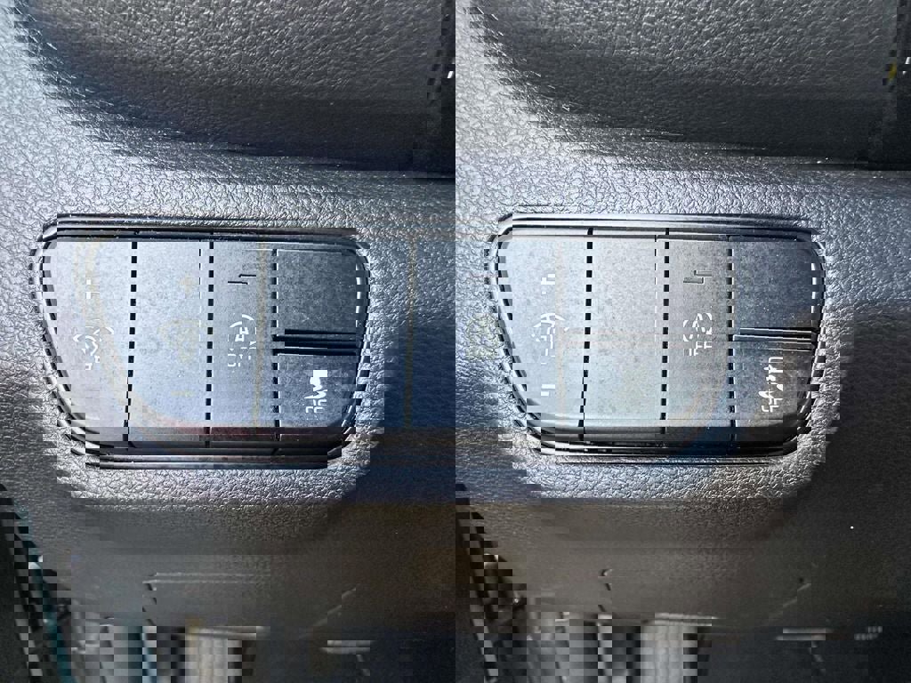 Certified 2025 Kia Seltos S AWD/4WD image 19