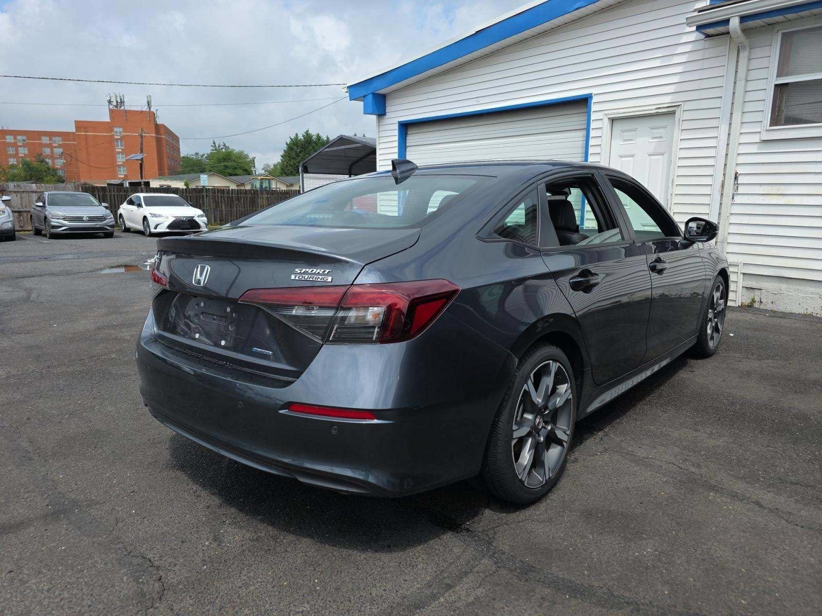 Used 2025 Honda Civic Sport Touring image 3