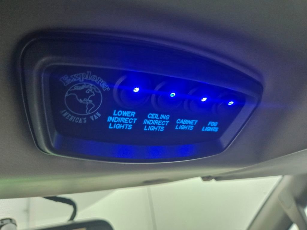 Used 2023 GMC Savana 2500 image 27