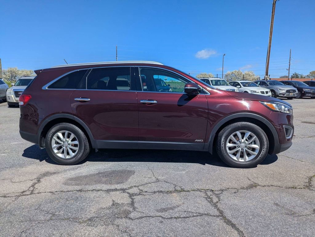 Used 2016 Kia Sorento LX image 4
