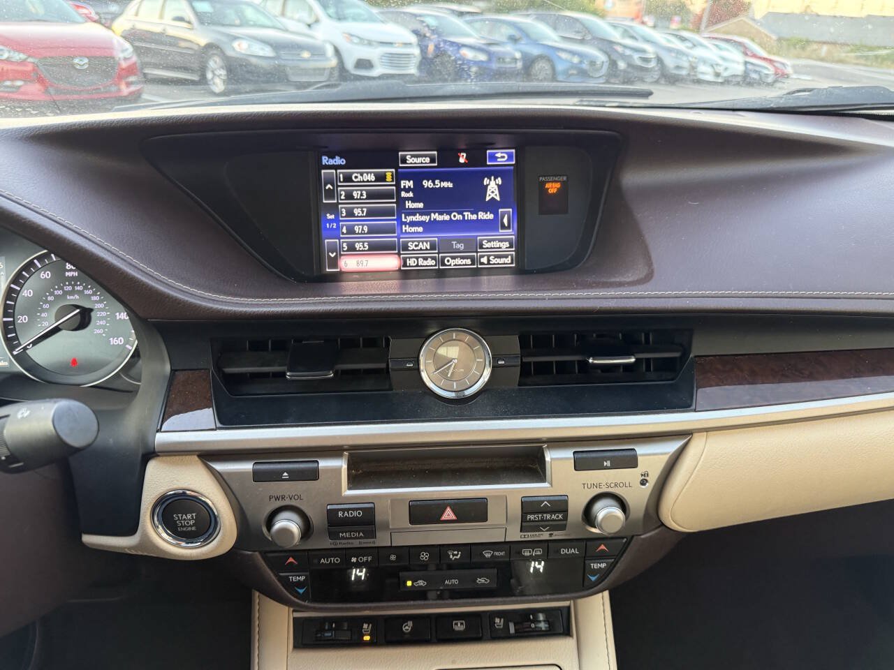 Used 2016 Lexus ES 350 w/ Luxury Package w/Wood Trim FWD image 28