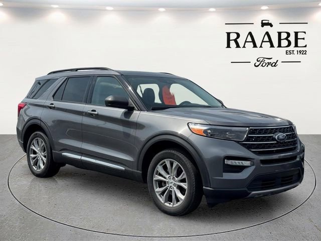 Used 2023 Ford Explorer XLT w/ Equipment Group 202A AWD/4WD image 2