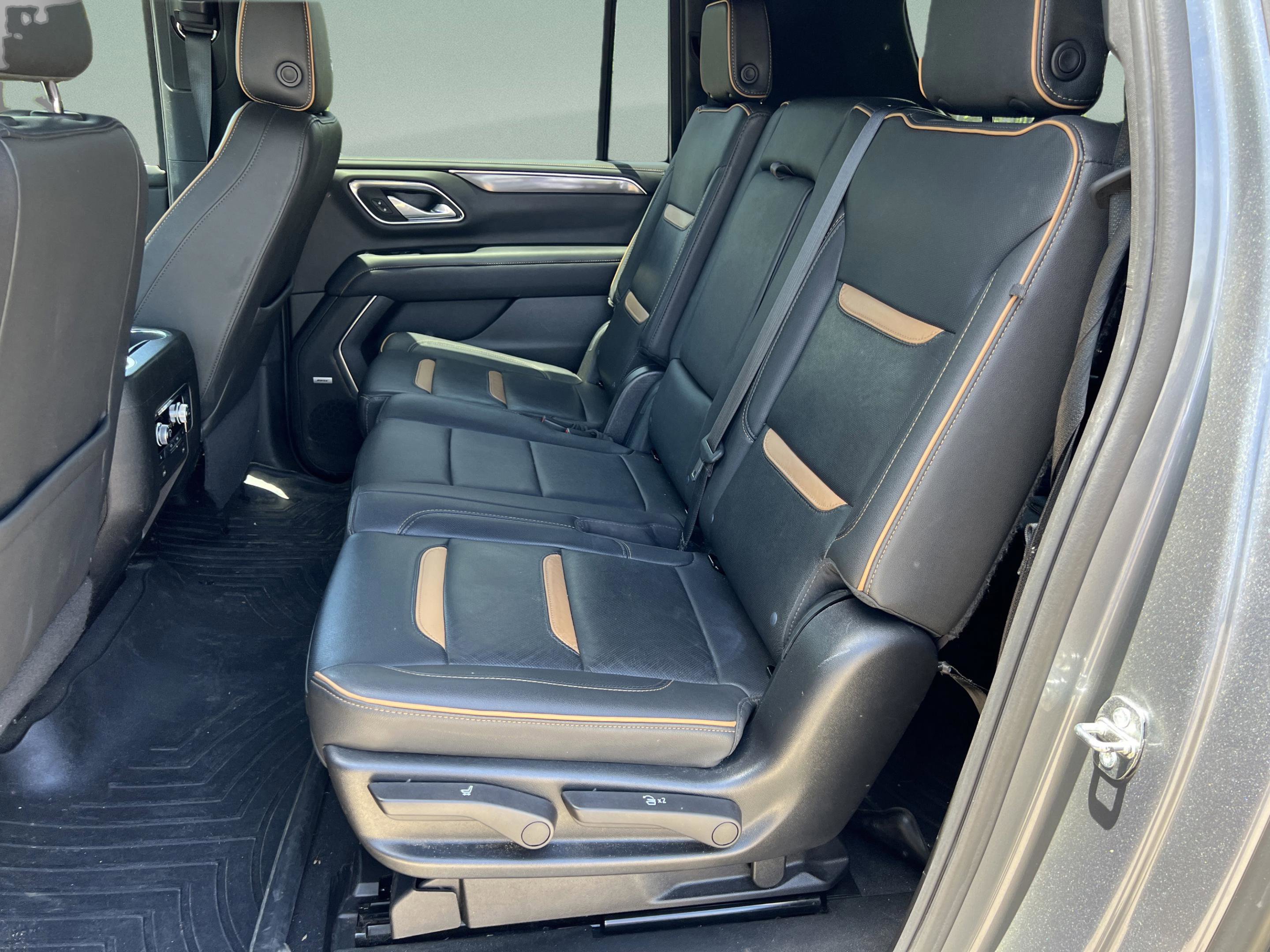 Used 2022 GMC Yukon XL AT4 w/ Technology Package AWD/4WD image 20