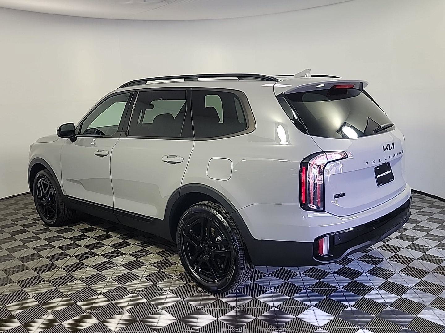 Used 2025 Kia Telluride SX X-Line image 11
