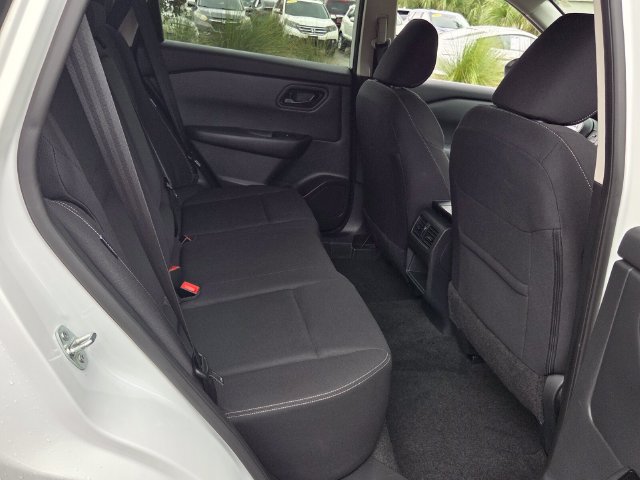 Used 2024 Nissan Rogue S FWD image 14