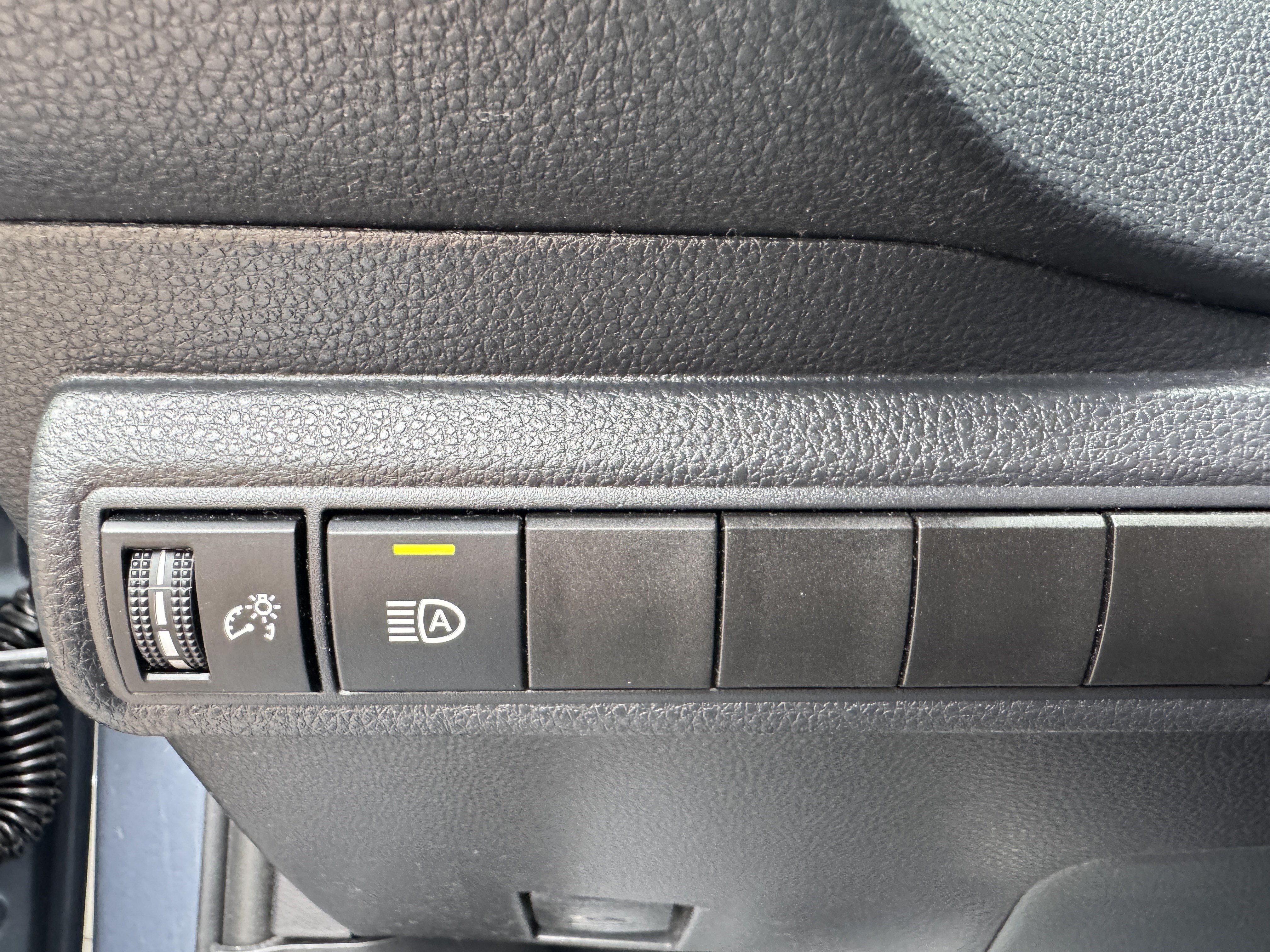 Certified 2025 Toyota Corolla LE FWD image 39