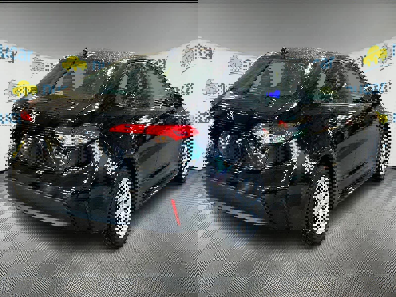 Used 2023 Toyota Corolla LE image 6