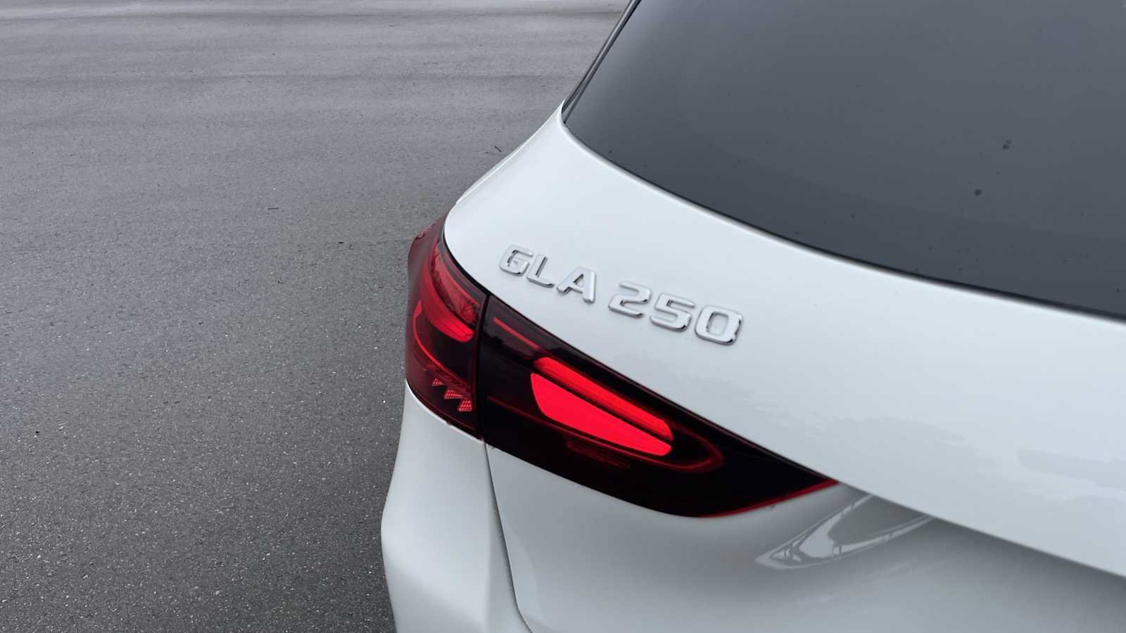 New 2026 Mercedes-Benz GLA 250 4MATIC image 26