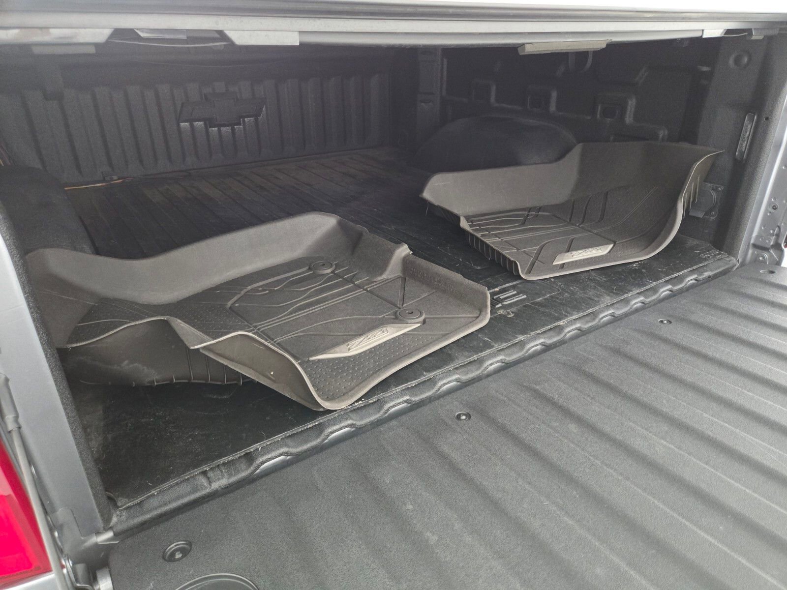 Used 2019 Chevrolet Silverado 1500 LTZ w/ LTZ Premium Package AWD/4WD image 15