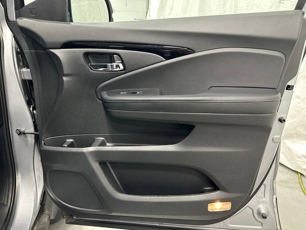 Used 2019 Honda Pilot Elite image 59