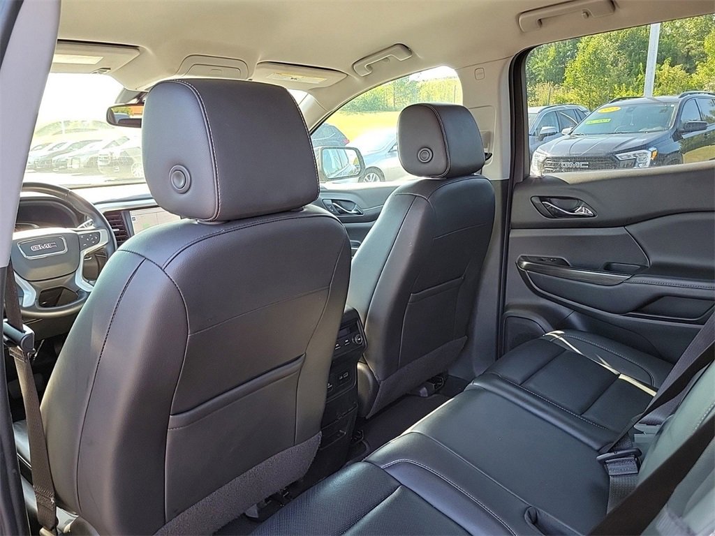 Used 2023 GMC Acadia SLT image 13