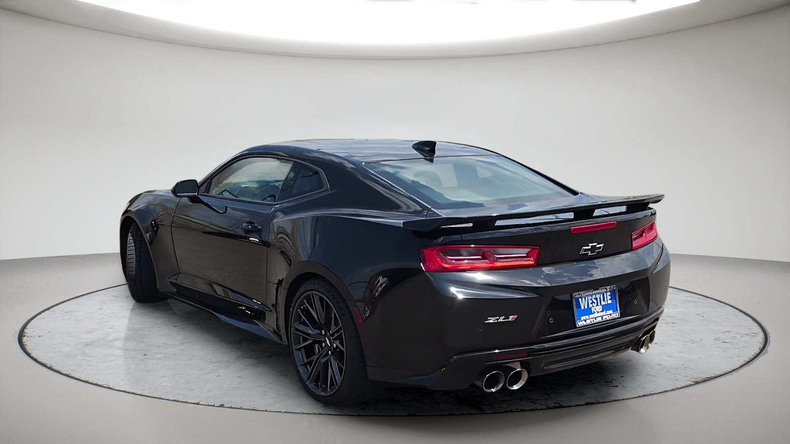 Used 2018 Chevrolet Camaro ZL1 RWD image 9