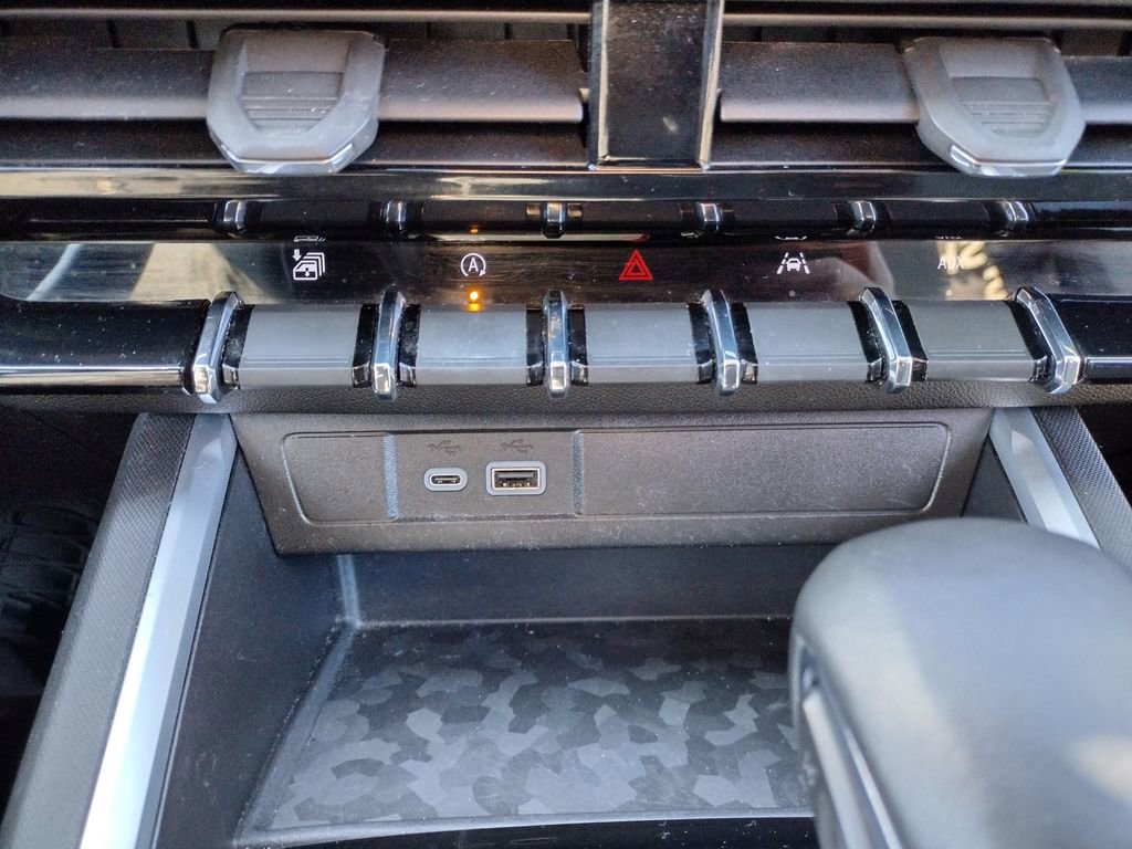 Used 2024 Chevrolet Colorado LT w/ LT Convenience Package AWD/4WD image 28