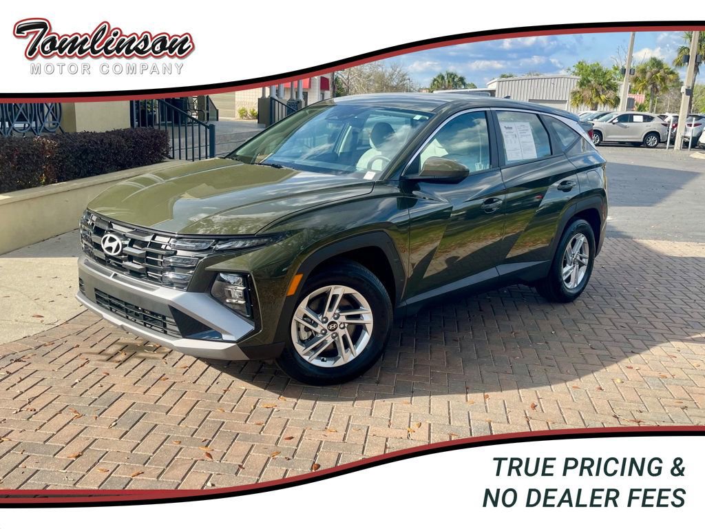 Used 2025 Hyundai Tucson SE image 1