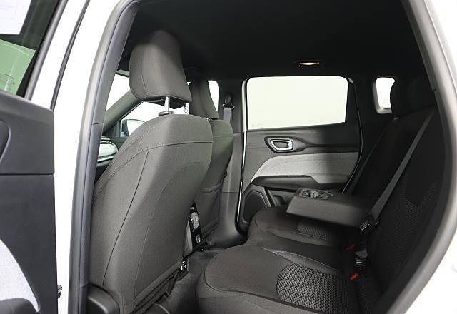 Used 2025 Jeep Compass Sport image 19