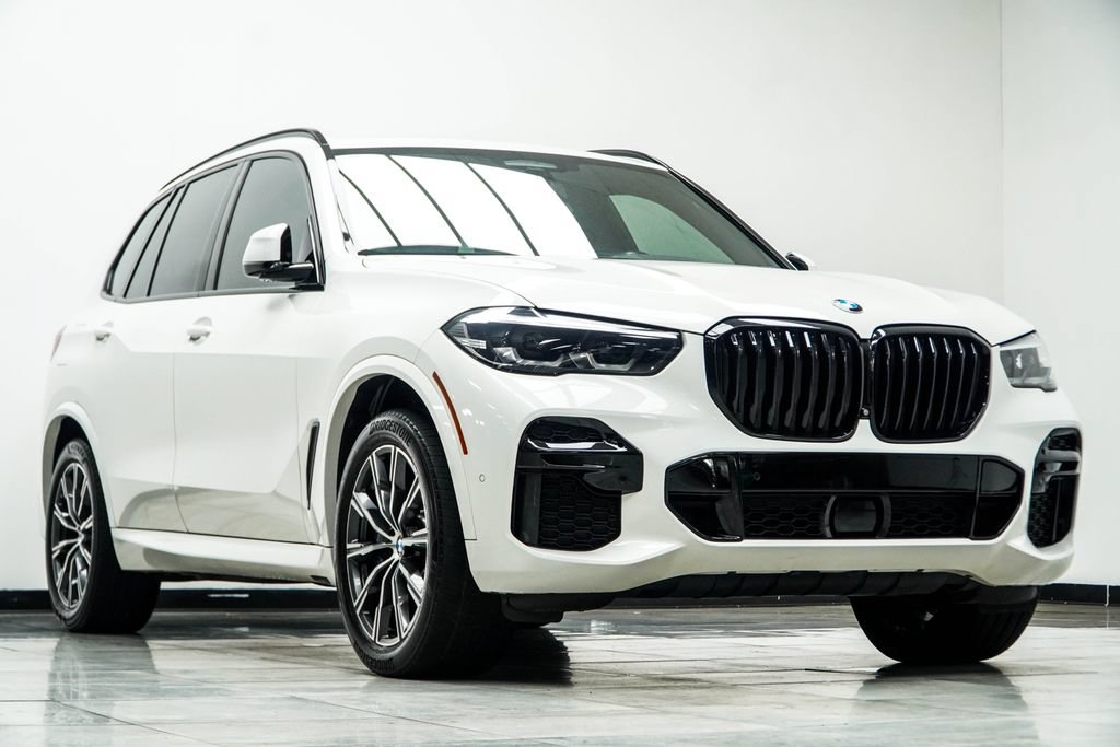 Used 2022 BMW X5 M50i AWD/4WD image 4