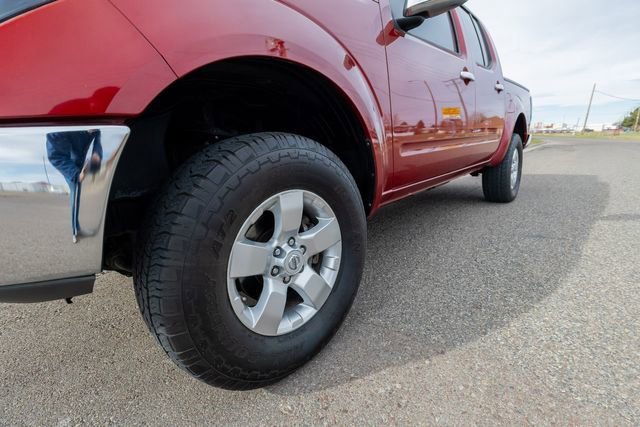Used 2010 Nissan Frontier SE w/ Moonroof Pkg image 9