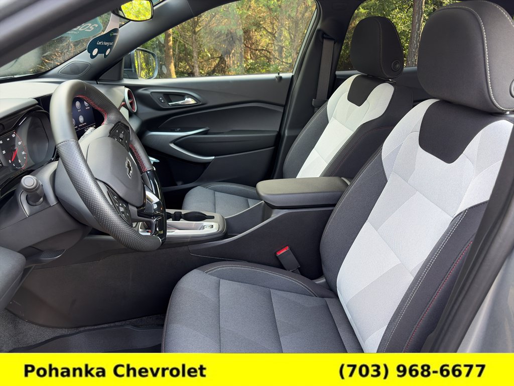 Certified 2026 Chevrolet Trax RS w/ Sunroof Package FWD image 25