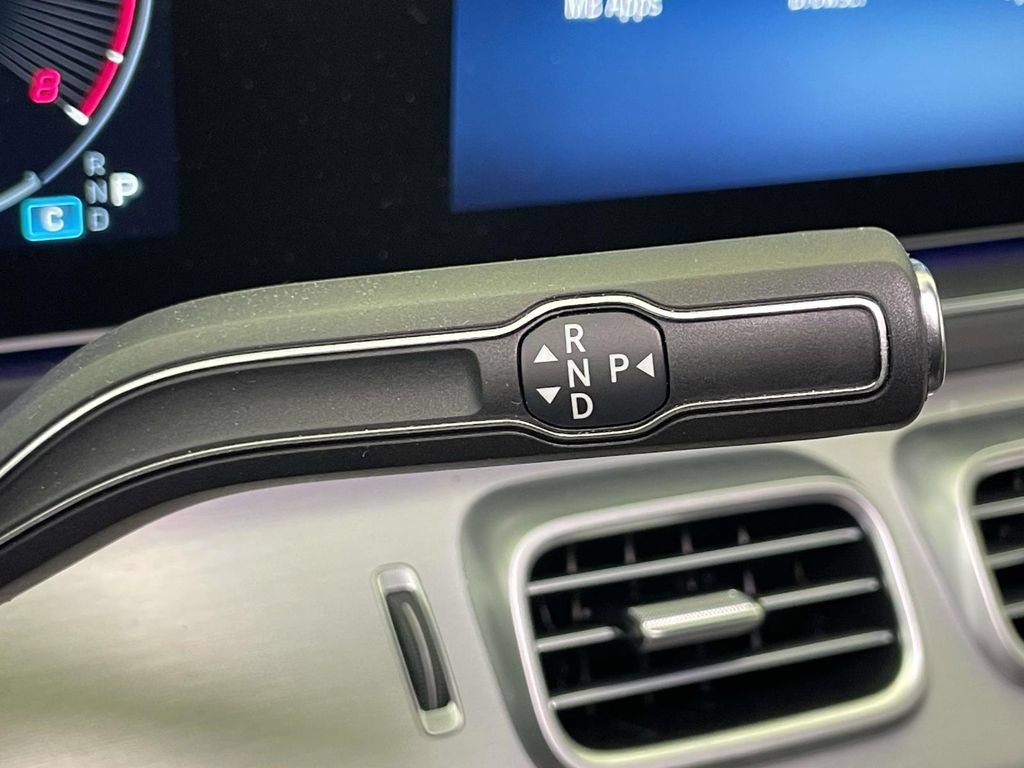 Used 2025 Mercedes-Benz GLS 580 4MATIC image 37