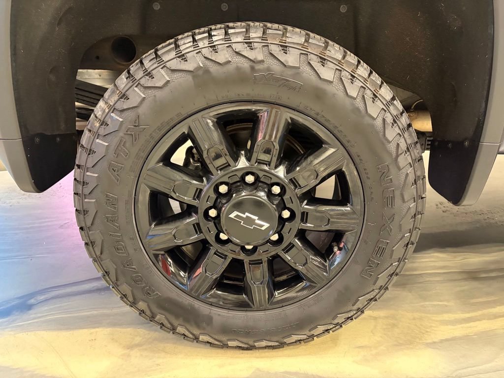Used 2020 Chevrolet Silverado 2500 High Country w/ Z71 Off-Road Package AWD/4WD image 23