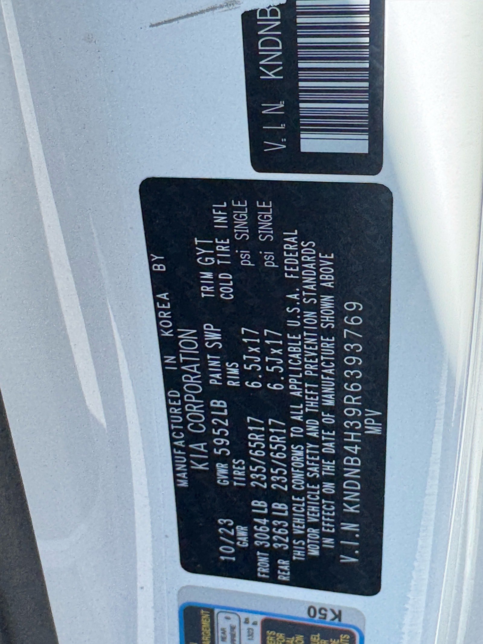 Certified 2024 Kia Carnival LX FWD image 31