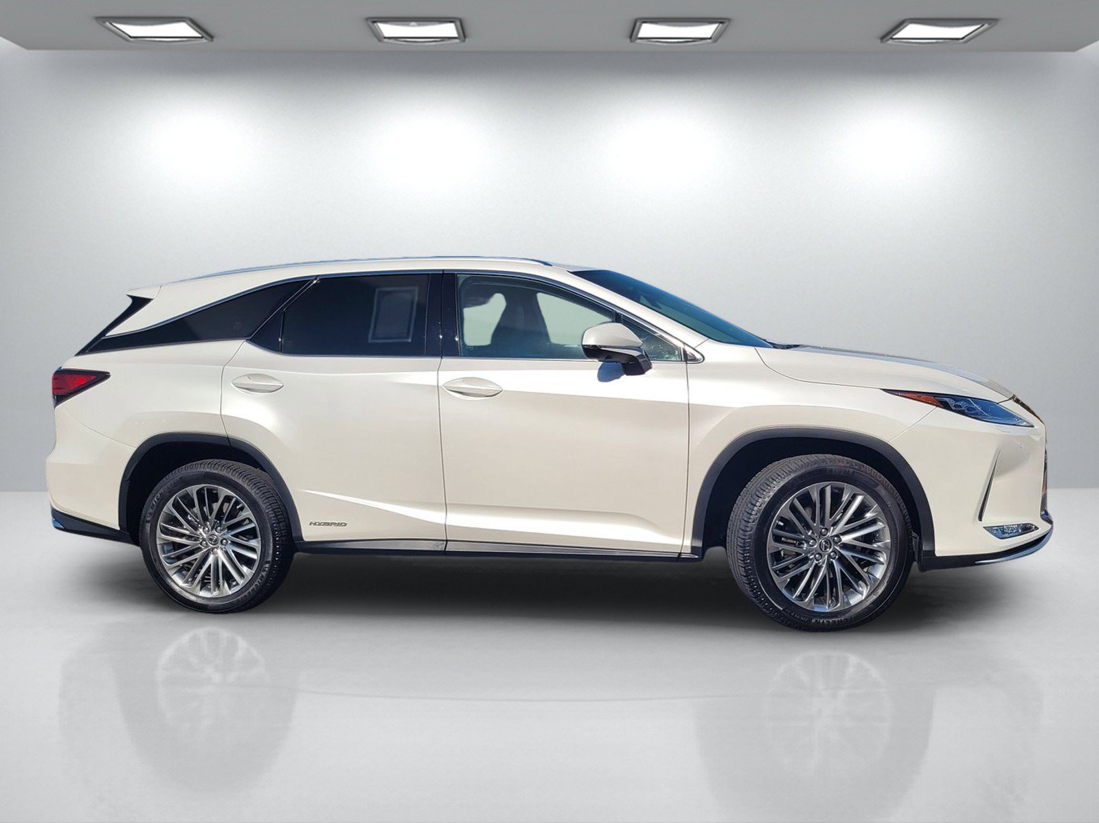 Used 2022 Lexus RX 450hL Luxury w/ Cold Area Package (CT) AWD/4WD image 3