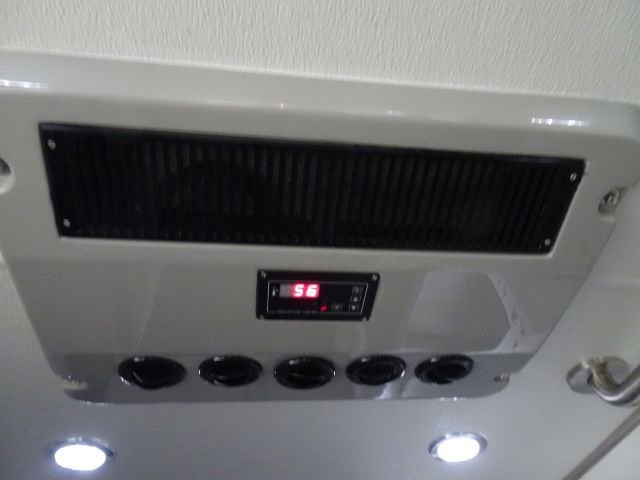 Used 2017 Chevrolet Express 2500 Extended image 23