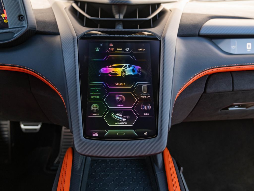 Used 2025 Lamborghini Revuelto AWD/4WD image 15