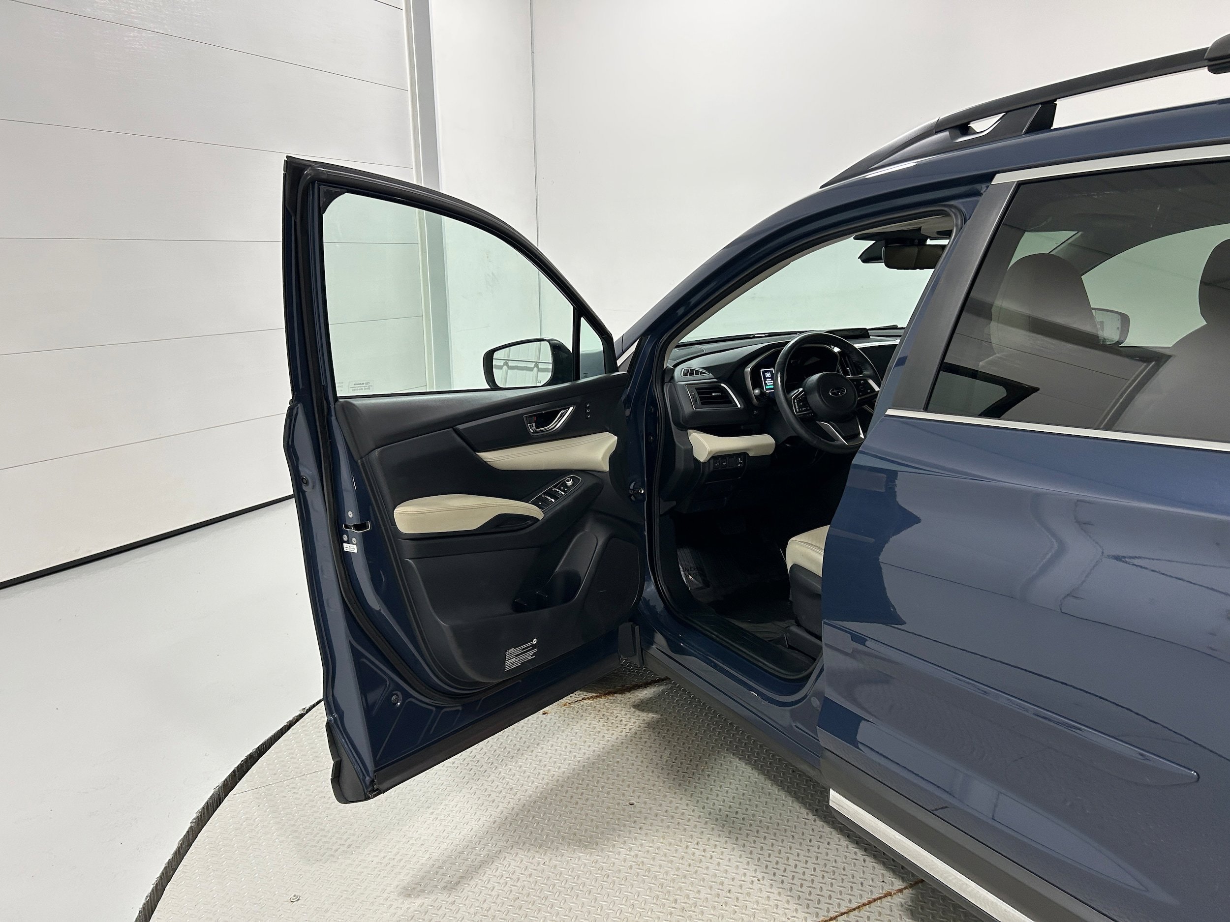Used 2023 Subaru Ascent Limited AWD/4WD image 23