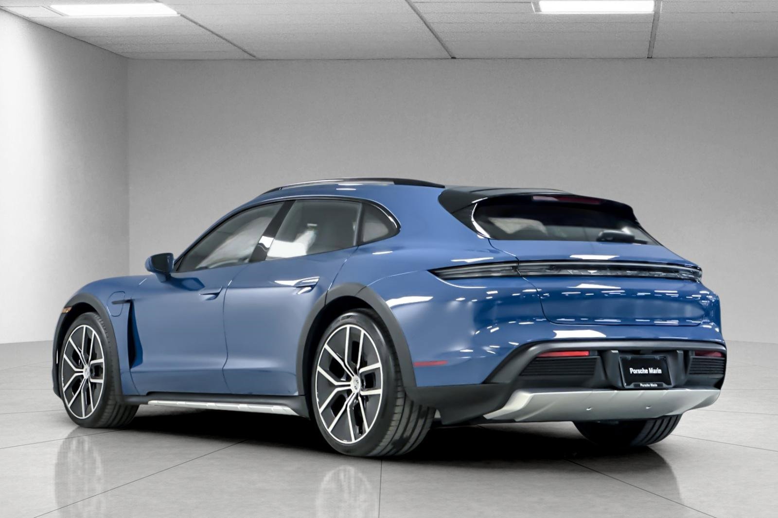 New 2025 Porsche Taycan 4S image 3