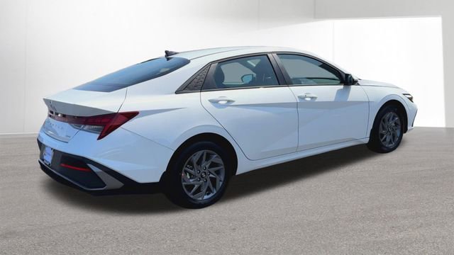 Used 2025 Hyundai Elantra Hybrid FWD image 76