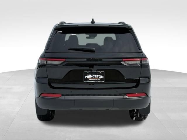 New 2026 Jeep Grand Cherokee Altitude image 6