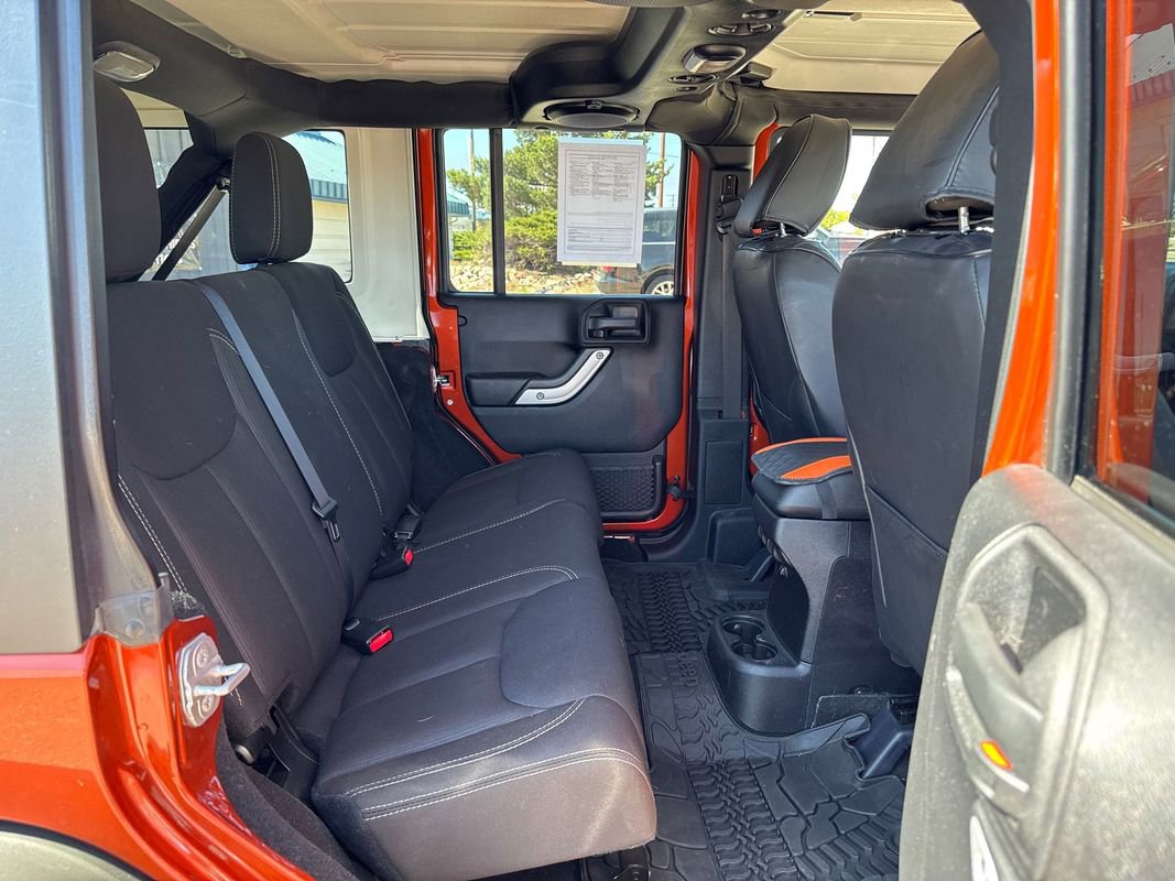 Used 2014 Jeep Wrangler Unlimited Rubicon w/ Connectivity Group AWD/4WD image 17