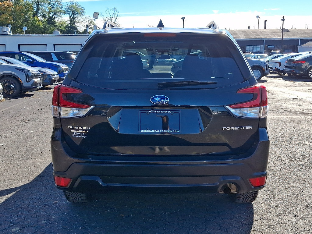 Used 2022 Subaru Forester Premium AWD/4WD image 9