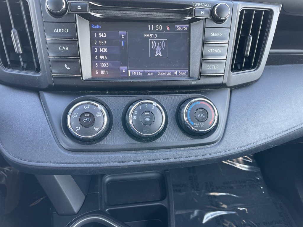 Used 2018 Toyota RAV4 LE image 11