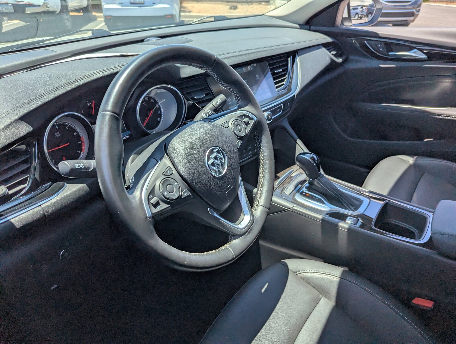 Used 2018 Buick Regal Essence image 17