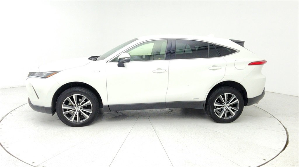 Used 2021 Toyota Venza LE image 2