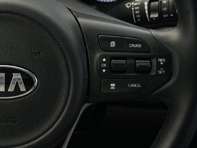 Used 2017 Kia Sedona SX Limited FWD image 15